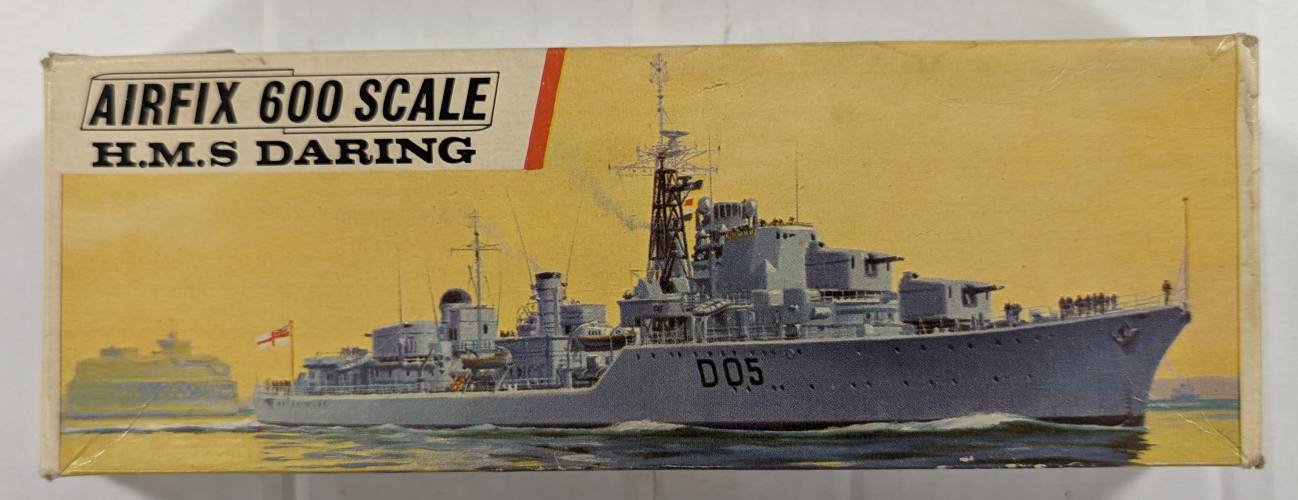 AIRFIX 1/600 H.M.S DARING 