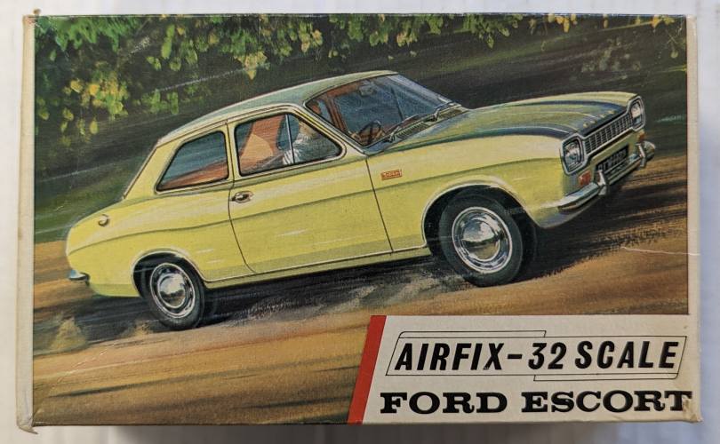 AIRFIX 1/32 210C FORD ESCORT