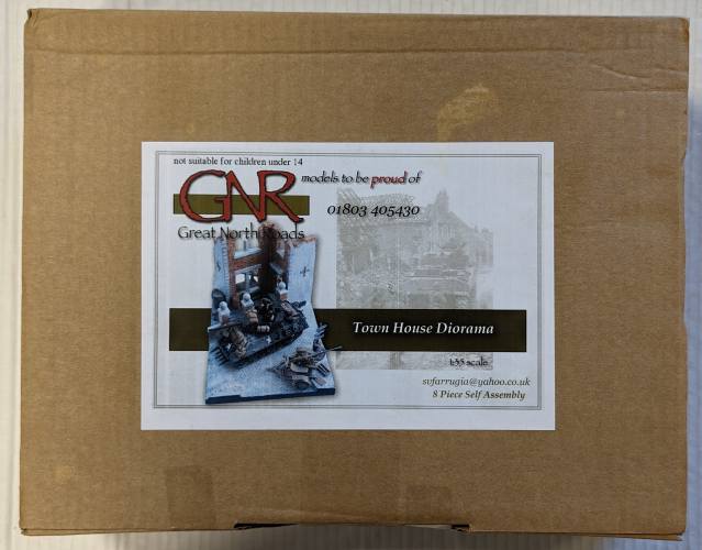 GREAT NORTH ROADS 1/35 TOWN HOUSE DIORAMA  UK SALE ONLY 