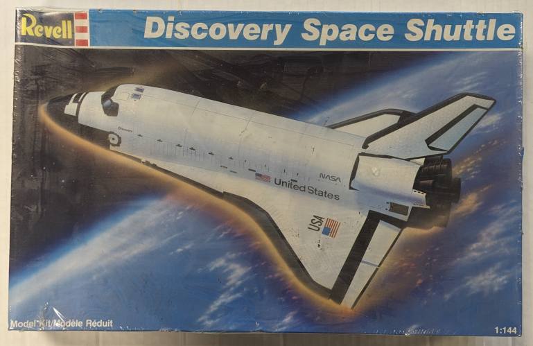 REVELL 1/144 4543 DISCOVERY SPACE SHUTTLE