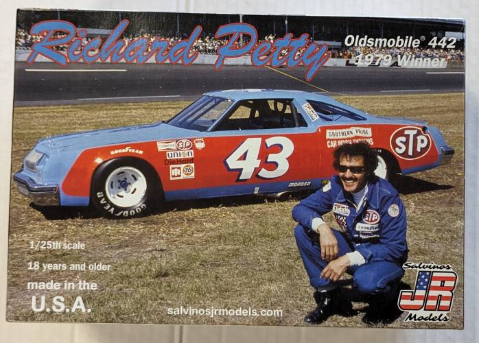 SALVINOS 1/25 RICHARD PETTY OLDSMOBILE 442 1979 WINNER