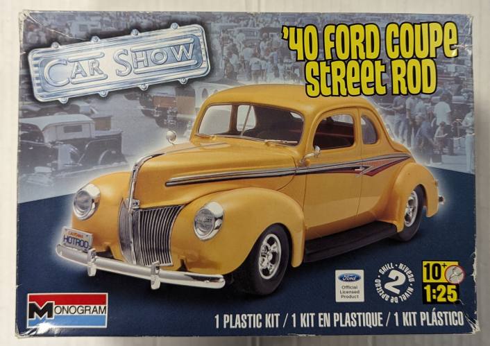 MONOGRAM 1/25 4993 40 FORD COUPE STREET ROD