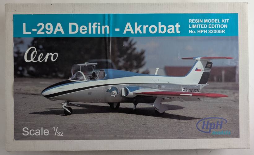 HPH MODELS 1/32 32005R L-29A DELFIN AKROBAT