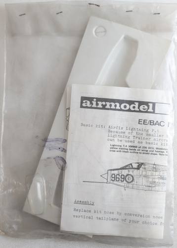AIRMODEL 1/72 110 EE/BAC LIGHTNING T.4/T.5 conversion