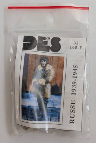 DES 1/35 35105 SOVIET TANK CREW WEARING LEATHER HELMET 1939-1945