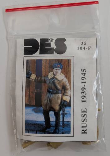 DES 1/35 35104 SOVIET TANK CREW WEARING FUR CAP 1939-1945