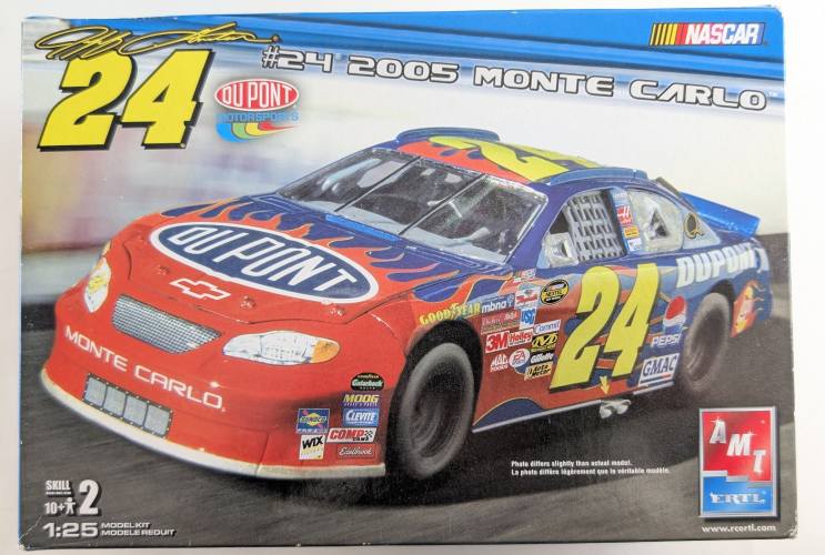 AMT 1/25 38294 NASCAR 2005 MONTE CARLO