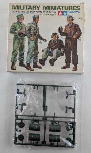 KINGKIT MODEL SCRAPYARD 1/35 TAMIYA 35019 GERMAN ARMY TANK CREW  SPARES   REPAIRS 