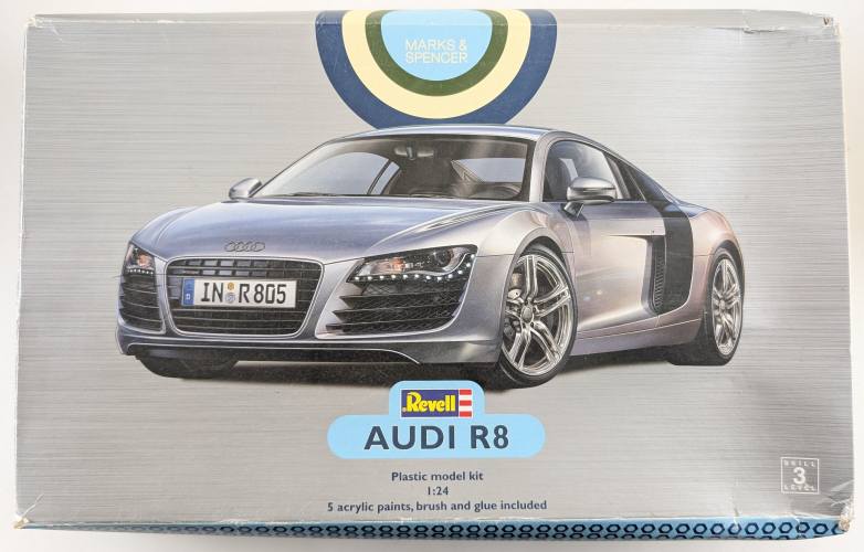 MARKS AND SPENCER 1/24 REVELL AUDI R8 MARKS AND SPENCER 1/24 REVELL AUDI R8