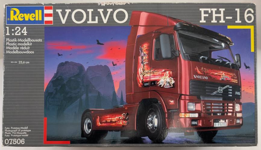 REVELL 1/24 07506 VOLVO FH-16 REVELL 1/24 07506 VOLVO FH-16