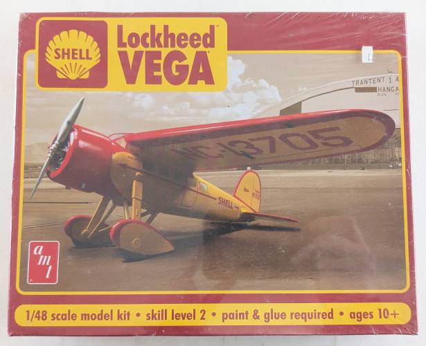 AMT 1/48 950 LOCKHEED VEGA