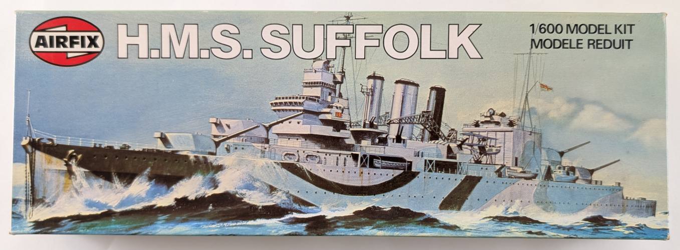AIRFIX 1/600 03203  1978  HMS SUFFOLK