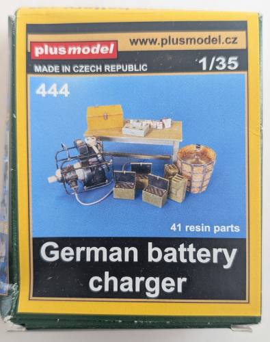 PLUS MODEL 1/35 444 GERMAN BATTERY CHARGER