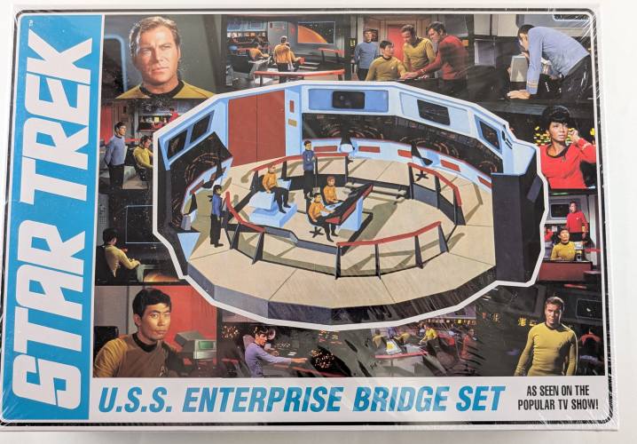 AMT  1270 STAR TREK BRIDGE OF THE USS ENTERPRISE