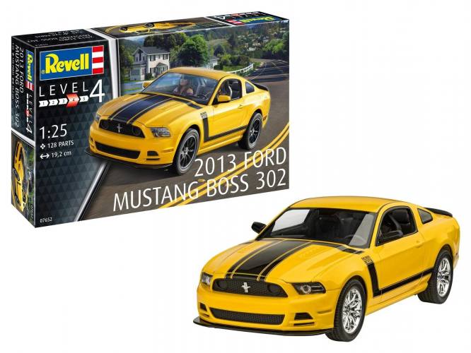 REVELL  07652 2013 FORD MUSTANG BOSS 302