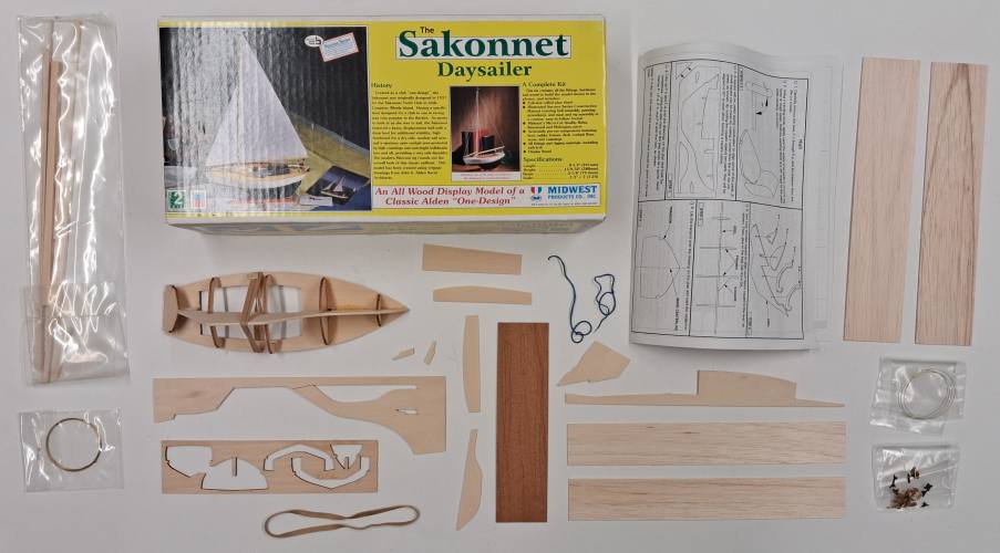 KINGKIT MODEL SCRAPYARD 1/24 MIDWEST PRODUCTS CO INC 98 THE SAKONNET DAYSAILER  STARTED 