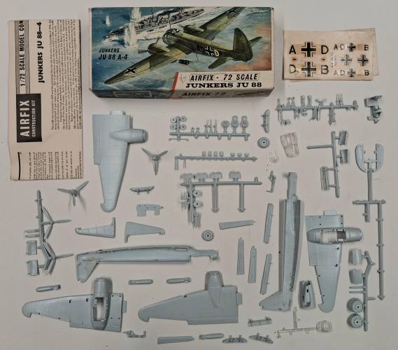 KINGKIT MODEL SCRAPYARD 1/72 AIRFIX 387 JUNKERS JU 88 A-4  STARTED   DAMAGED BOX 