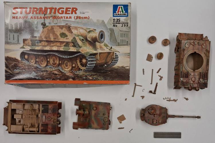 KINGKIT MODEL SCRAPYARD 1/35 ITALERI 299 STURMTIGER HEAVY ASSAULT MORTAR  BUILT  INCOMPLETE 