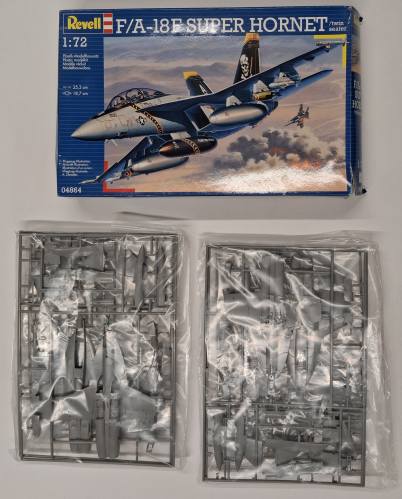 KINGKIT MODEL SCRAPYARD 1/72 REVELL 04864 F/A-18F SUPER HORNET TWIN SEATER  NO INSTRUCTIONS  NO DECALS 