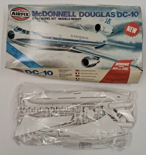 KINGKIT MODEL SCRAPYARD 1/144 AIRFIX 06179-3 MCDONNELL DOUGLAS DC-10  NO DECALS  NO INSTRUCTIONS  DAMAGED BOX 
