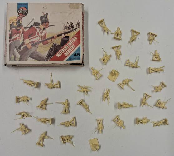 KINGKIT MODEL SCRAPYARD HO/OO AIRFIX 01745-9 WATERLOO BRITISH INFANTRY  INCOMPLETE 