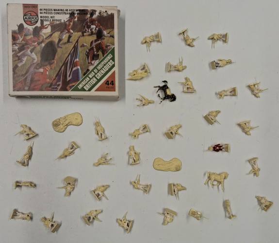 KINGKIT MODEL SCRAPYARD HO/OO AIRFIX 01740-4 AMERICAN WAR OF INDEPENDENCE BRITISH GRENADIERS  STARTED   INCOMPLETE 