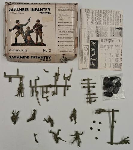 KINGKIT MODEL SCRAPYARD 1/32 ALMARK KITS 2 JAPANESE INFANTRY 1939-1945  DAMAGED BOX   STARTED 