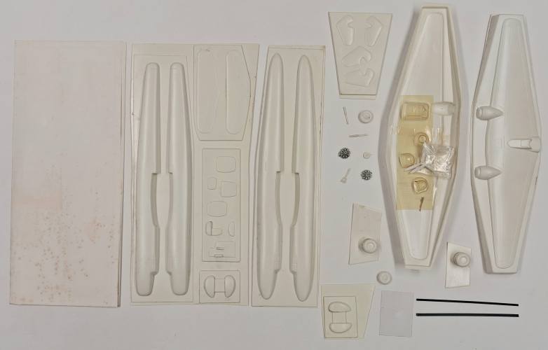 KINGKIT MODEL SCRAPYARD 1/72 CONTRAIL MODEL AIRCRAFT HANDLEY PAGE HARROW OR SPARROW  NO DECALS 