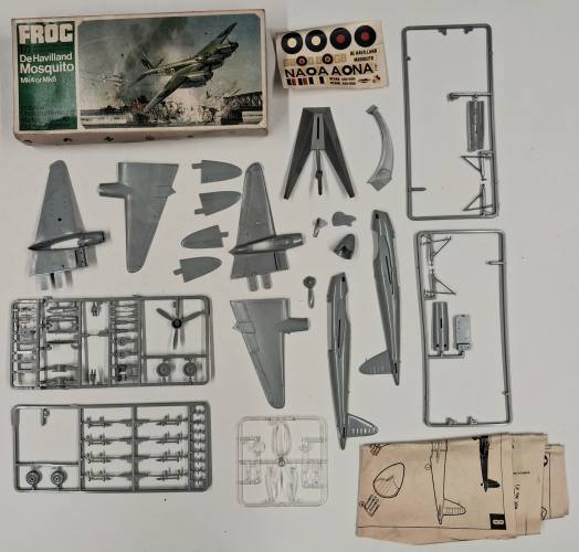 KINGKIT MODEL SCRAPYARD 1/72 FROG F187 DE HAVILLAND MOSQUITO MK4 OR MK6  BROKEN PART 