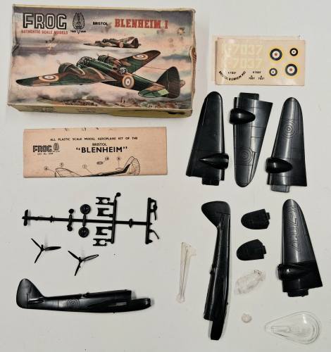 KINGKIT MODEL SCRAPYARD  FROG 395P BRISTOL BLENHEIM I  INCOMPLETE  