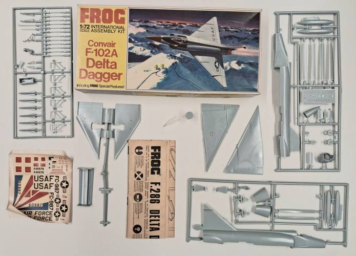 KINGKIT MODEL SCRAPYARD 1/72 FROG F286 CONVAIR F-102 A DELTA DAGGER  CRACKED DECALS 