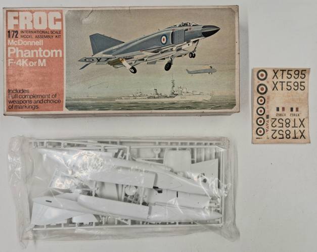 KINGKIT MODEL SCRAPYARD 1/72 FROG F262 MCDONNELL PHANTOM F-4K OR M  NO INSTRUCTIONS 