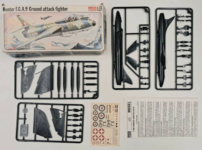 FROG 1/72 FROG F204 HUNTER F.G.A.9 GROUND ATTACK FIGHTER  NO CANOPY 
