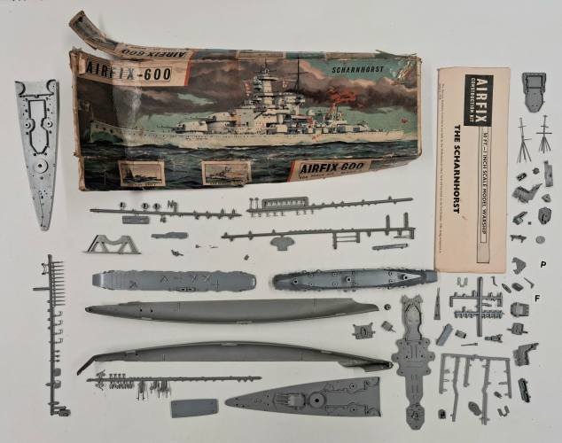 KINGKIT MODEL SCRAPYARD 1/600 AIRFIX SCHARNHORST F406S  STARTED   DAMAGED BOX 