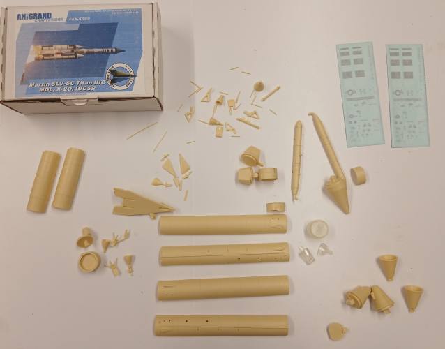 KINGKIT MODEL SCRAPYARD 1/144 ANIGRAND CRAFTSWORK AA-5009 MARTIN SLV-5C TITAN IIIC MOL  X-20  IDCSR  STARTED  NO INSTRUCTIONS 