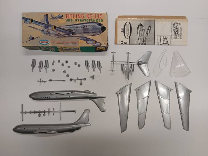 KINGKIT MODEL SCRAPYARD  AURORA 143 BOEING KC-135  NO DECALS 