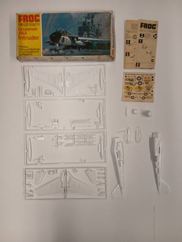 KINGKIT MODEL SCRAPYARD 1/72 FROG F272 GRUMMAN A6A INTRUDER  CRACKED DECALS. 