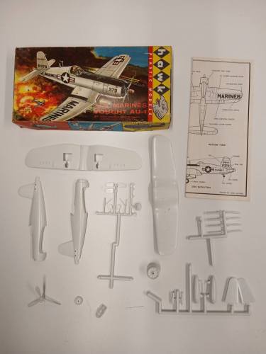 KINGKIT MODEL SCRAPYARD  HAWK 621-60 U.S. MARINES VOUGHT AU-1  NO DECALS 