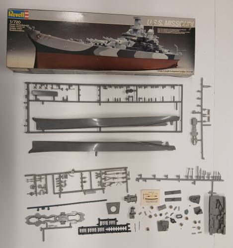 KINGKIT MODEL SCRAPYARD 1/720 REVELL 5010 U.S.S. MISSOURI  INCOMPLETE 