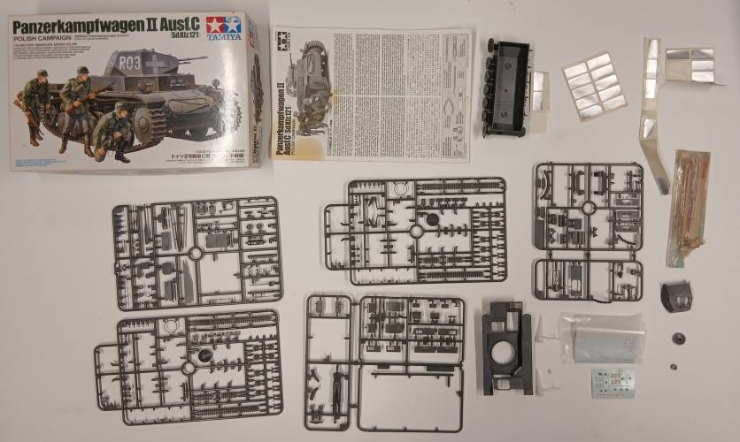 KINGKIT MODEL SCRAPYARD 1/35 TAMIYA 35299.3400 PZ.KPFW.II AUSF.C  STARTED 