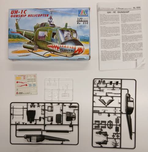 KINGKIT MODEL SCRAPYARD 1/72 ITALERI 050 GUNSHIP HELICOPTER UH-1C  MISSING CLEAR PART 