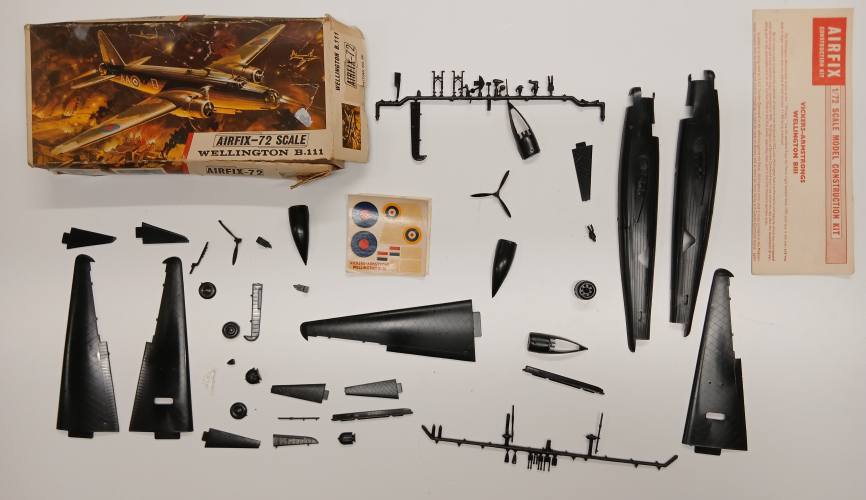 KINGKIT MODEL SCRAPYARD 1/72 AIRFIX 481 WELLINGTON B.111  BROKEN PROP 
