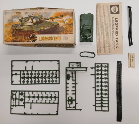 KINGKIT MODEL SCRAPYARD  AIRFIX 02306 LEOPARD TANK  STARTED 