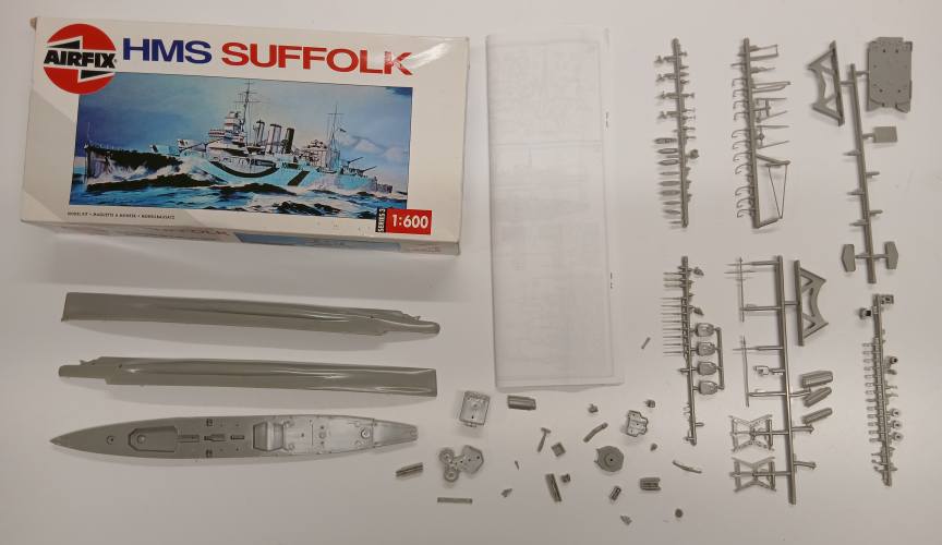 KINGKIT MODEL SCRAPYARD 1/600 AIRFIX 03203 HMS SUFFOLK  DESPRUED 