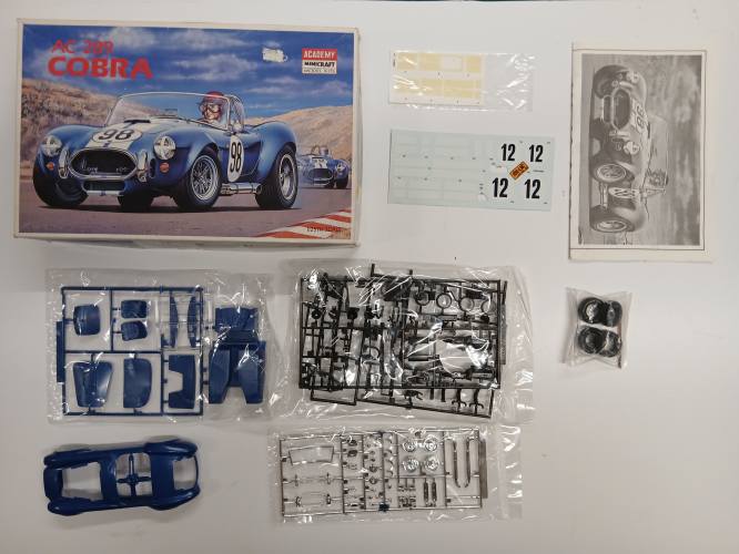 KINGKIT MODEL SCRAPYARD 1/25 ACADEMY MINICRAFT MODEL KITS 1509 AC 289 COBRA  CUT DECALS 