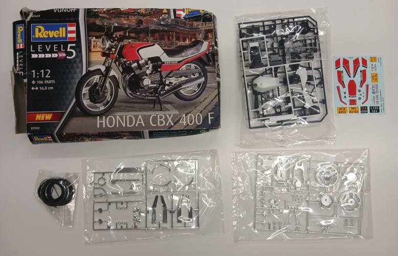 KINGFISHER MINIATURES 1/12 REVELL 07939 HONDA CBX 400F  NO INSTRUCTIONS 
