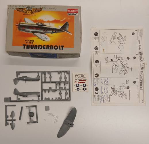 KINGKIT MODEL SCRAPYARD 1/144 ACADEMY 4413 REPUBLIC -47D THUNDERBOLT  NO PROP 