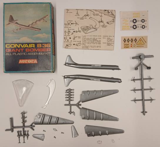 KINGKIT MODEL SCRAPYARD 1/334 AURORA 492 CONVAIR B36  BROKEN FUSELAGE 