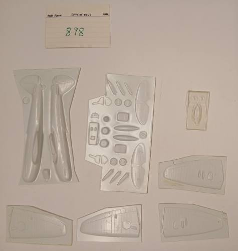 KINGKIT MODEL SCRAPYARD 1/72 RAREPLANE SUPERMARINE SPITFIRE FR47  NO INSTRUCTIONS 