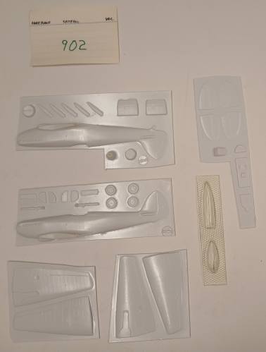 KINGKIT MODEL SCRAPYARD 1/72 RAREPLANE SUPERMARINE SPITEFUL  NO INSTRUCTIONS 
